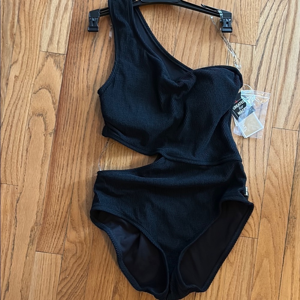 Black One-Shoulder Swim One Piece - Picture 4 of 5